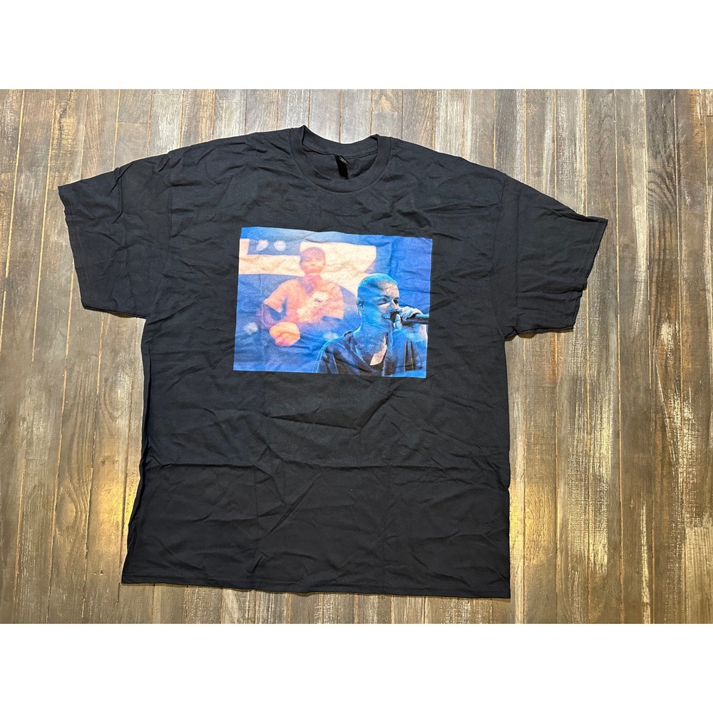Gildan Heavy Cotton Men 2XL Black Graphic T-Shirt Live Music Concert Photo Print